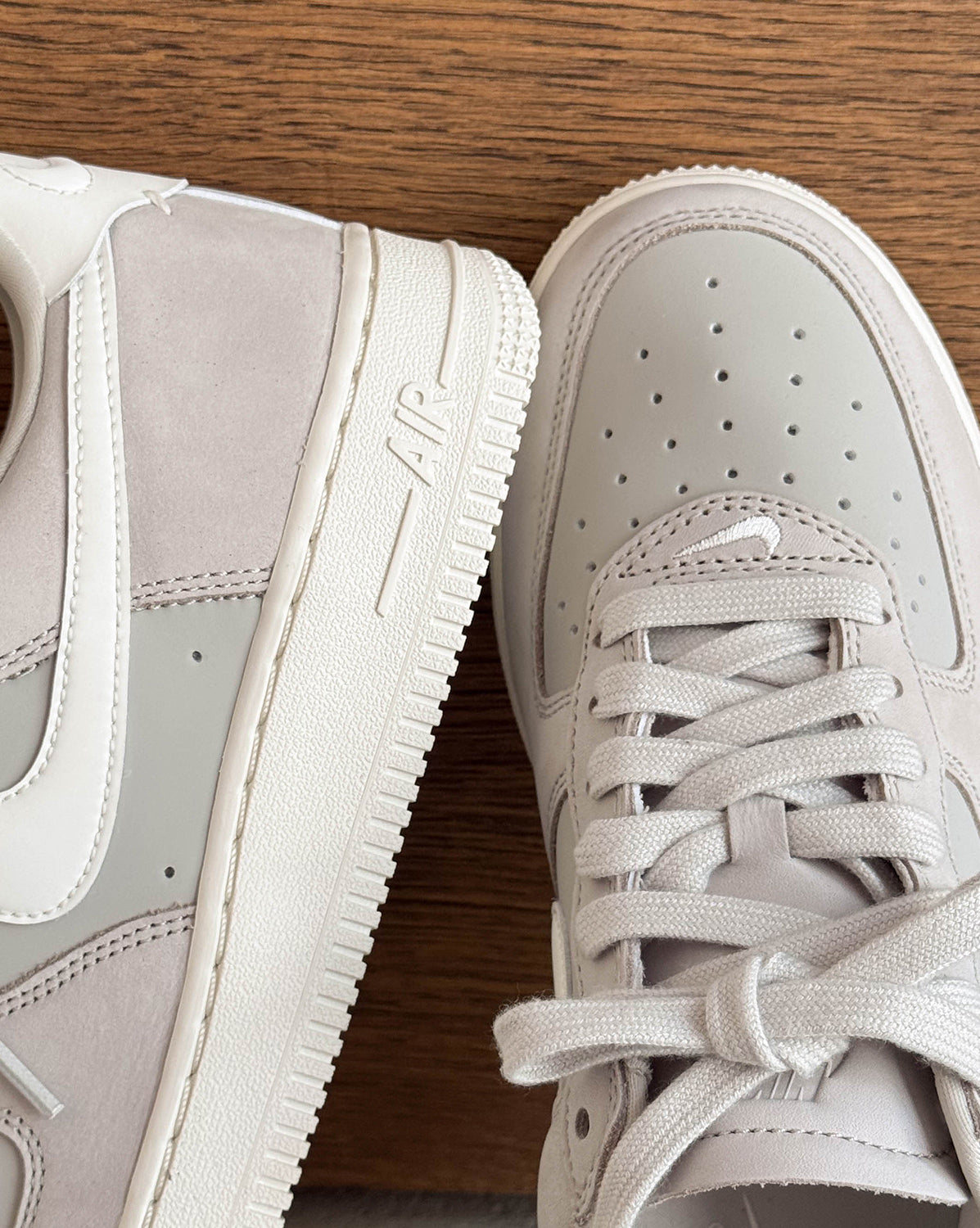 Nike Wmns Air Force 1 Retro Premium