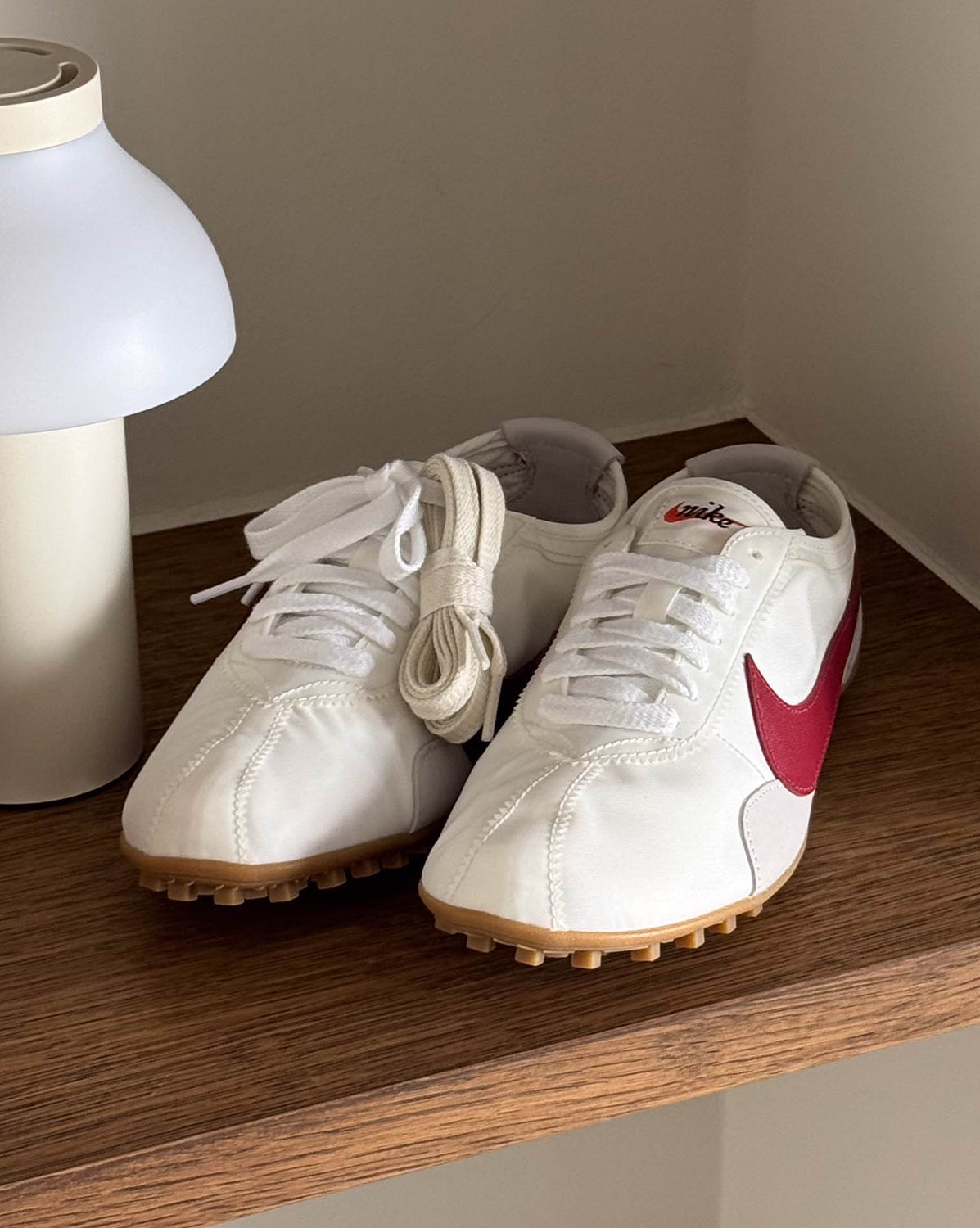 Nike Wmns Moon Shoe OG SP