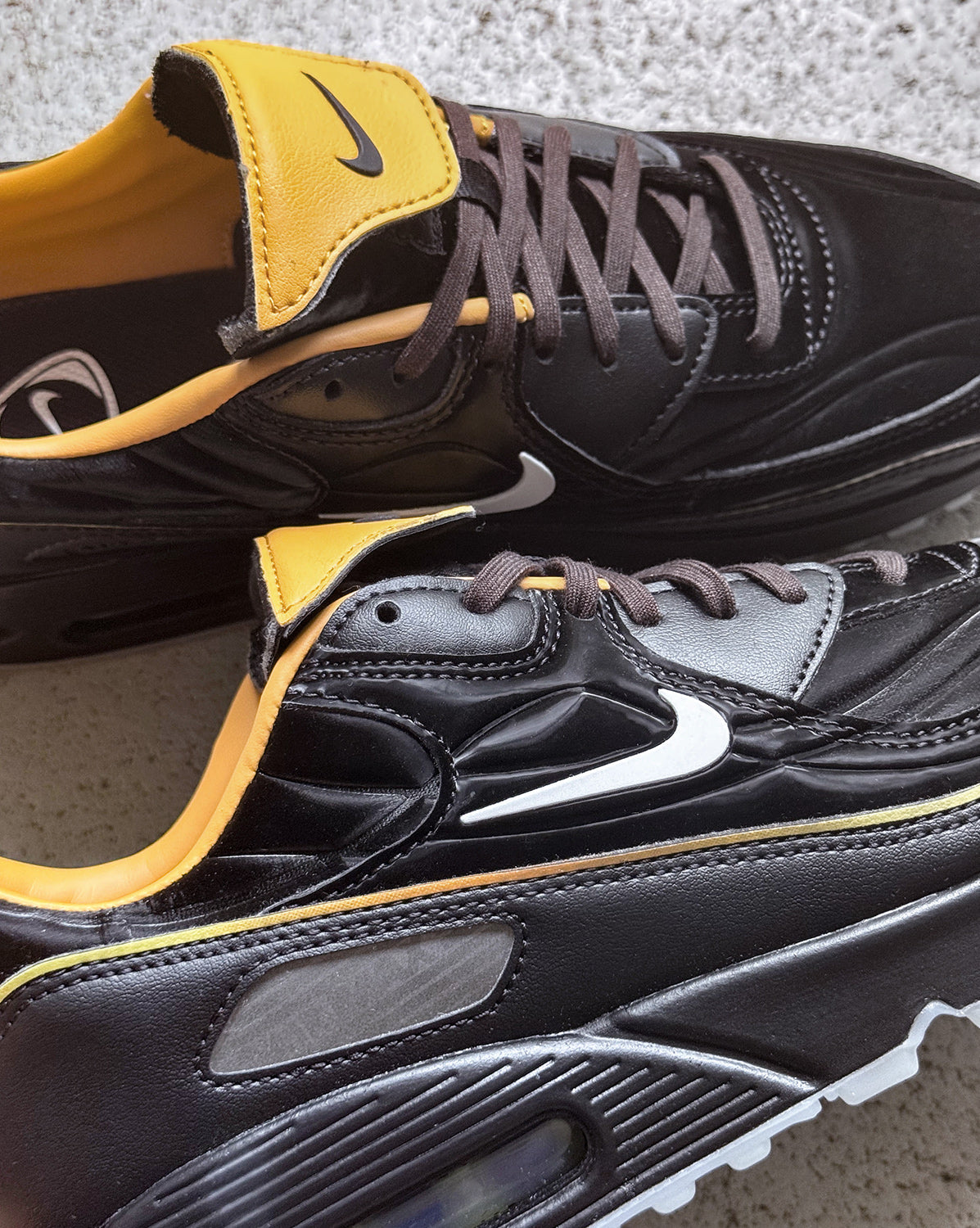 Nike	Air Max 90 *Mercurial*
