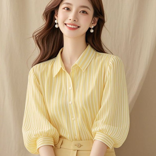New French-style Petite Top With An Elegant Vibe