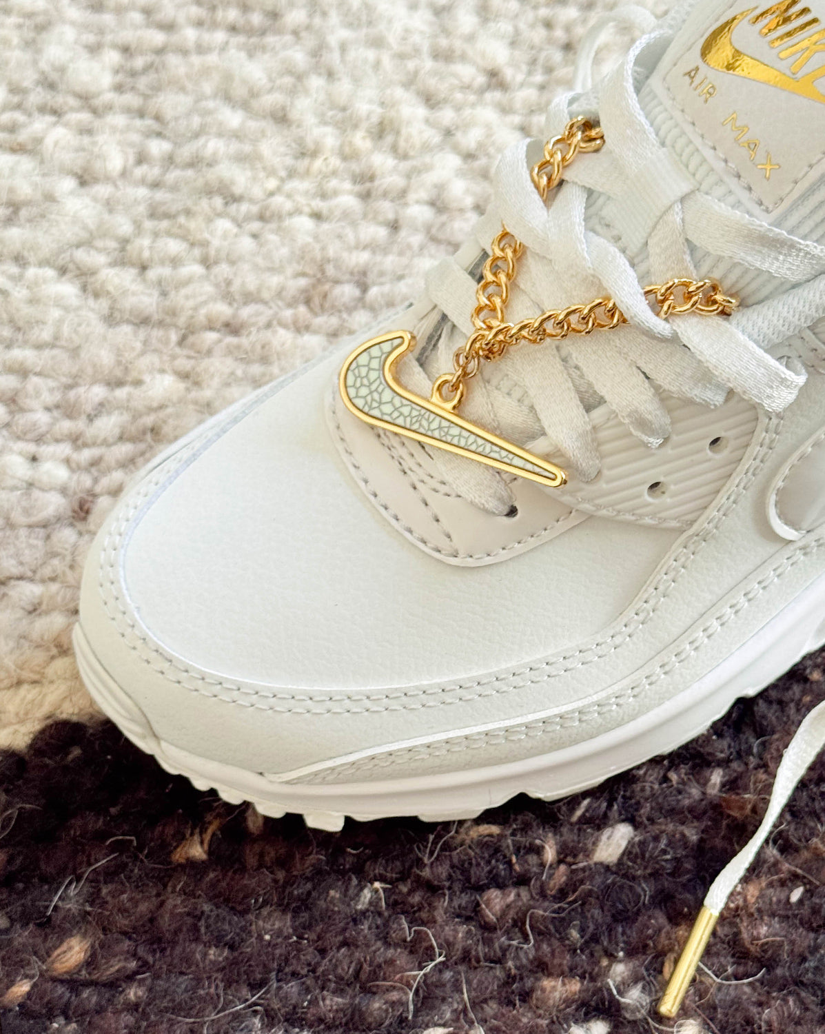 Nike	Wmns Air Max 90