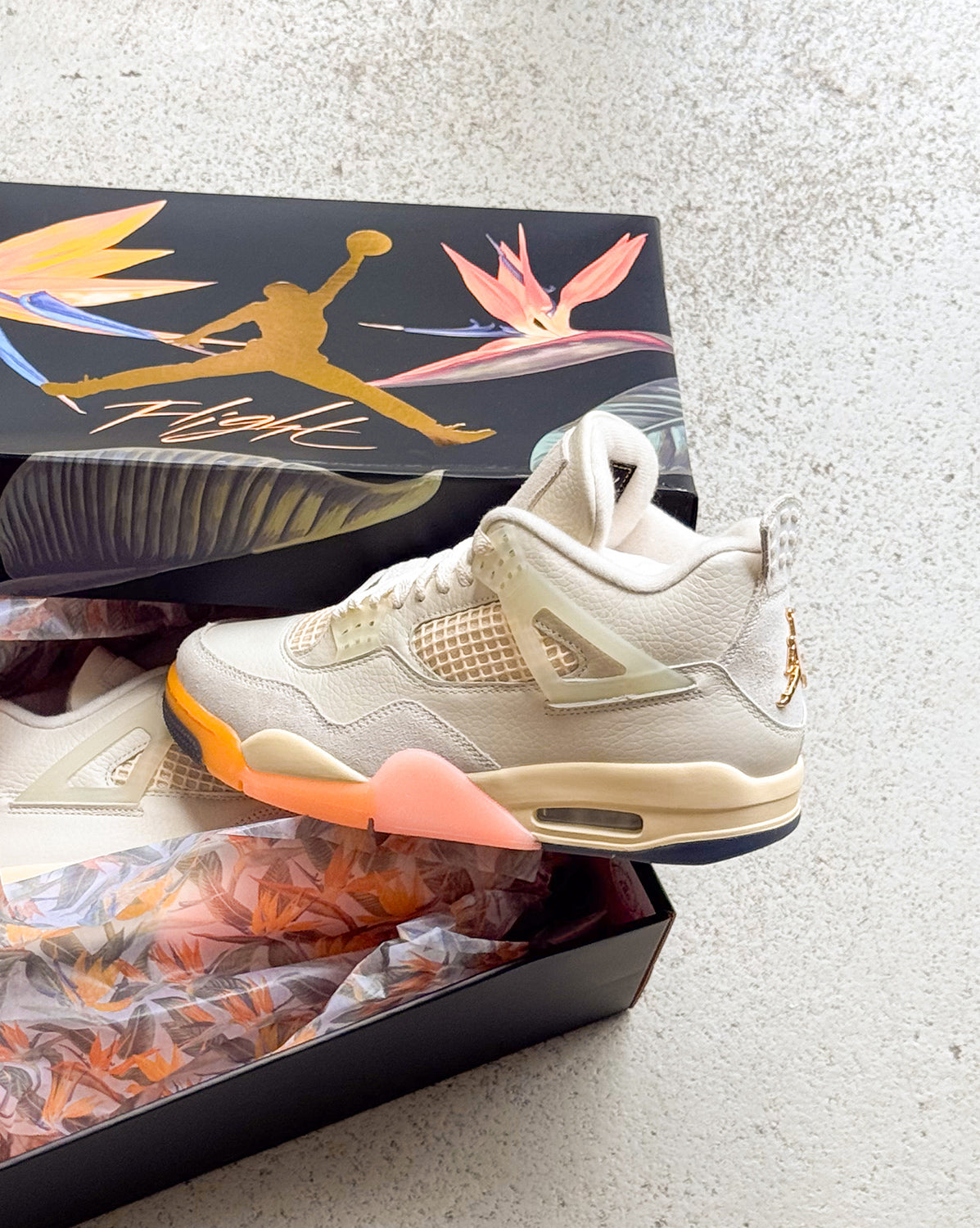 Nike Wmns Air Jordan 4 Retro *Birds of Paradise*