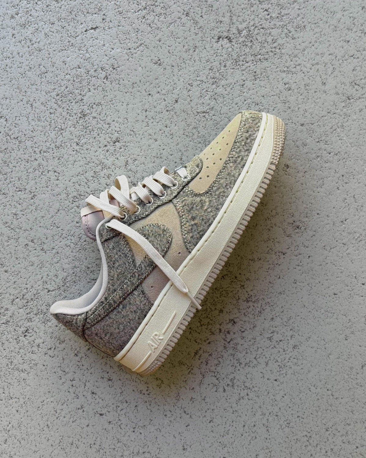 Nike Air Force 1 '07 LV8 *Denim*