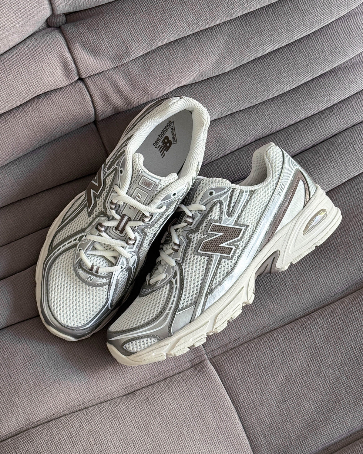 New Balance 740