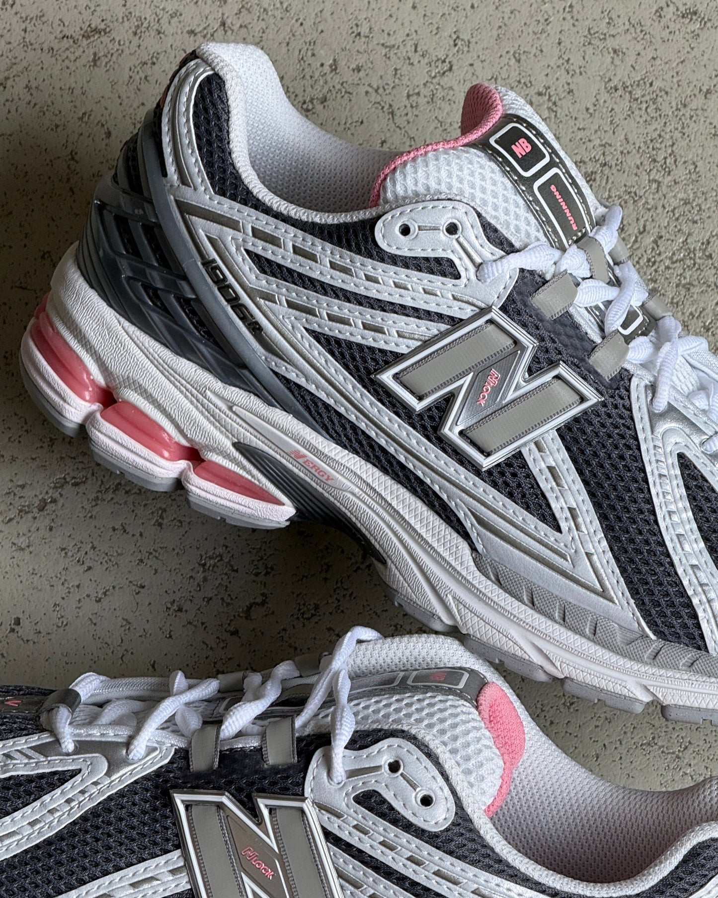 New Balance 1906R