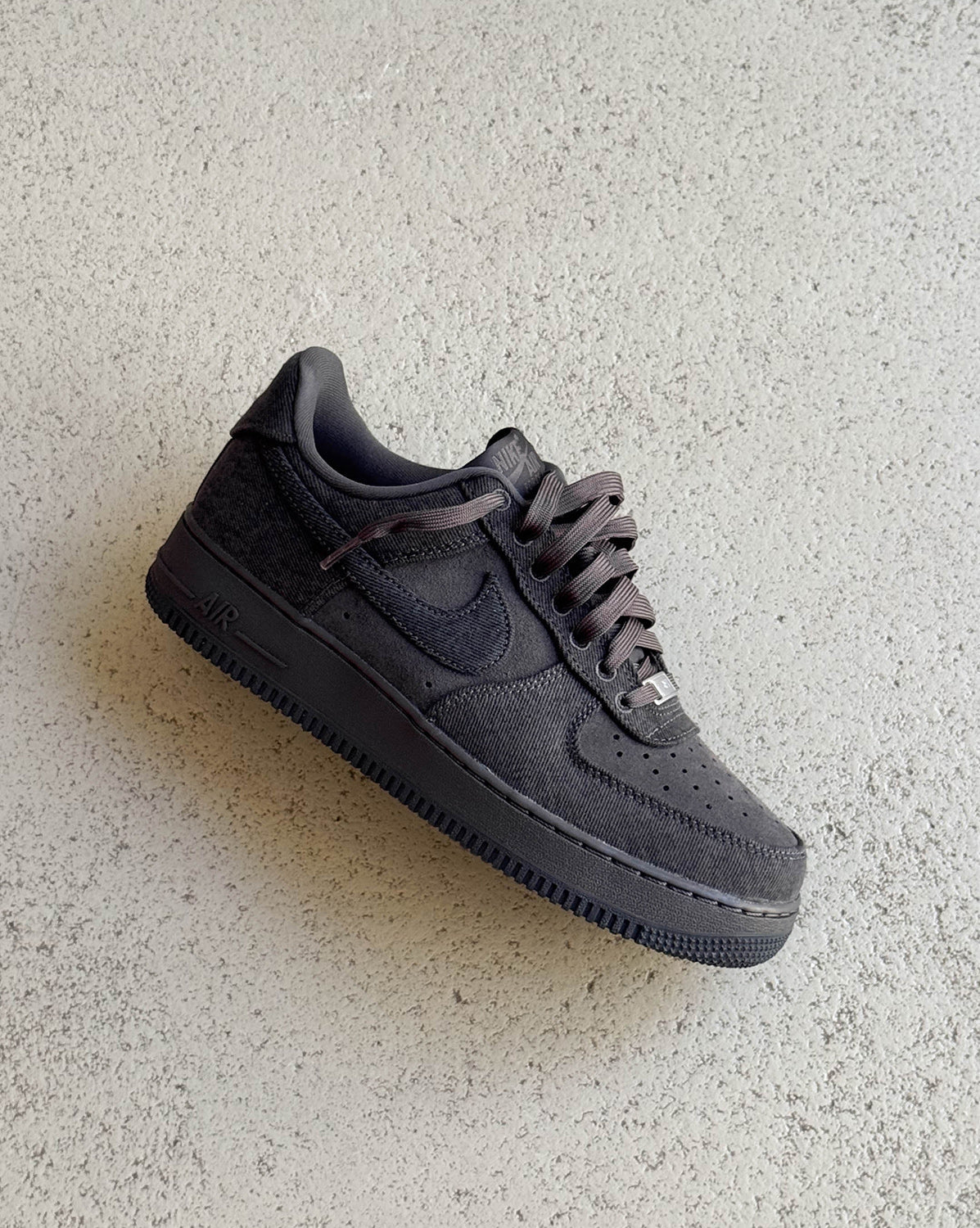 Nike Air Force 1 '07 LV8 *Denim*