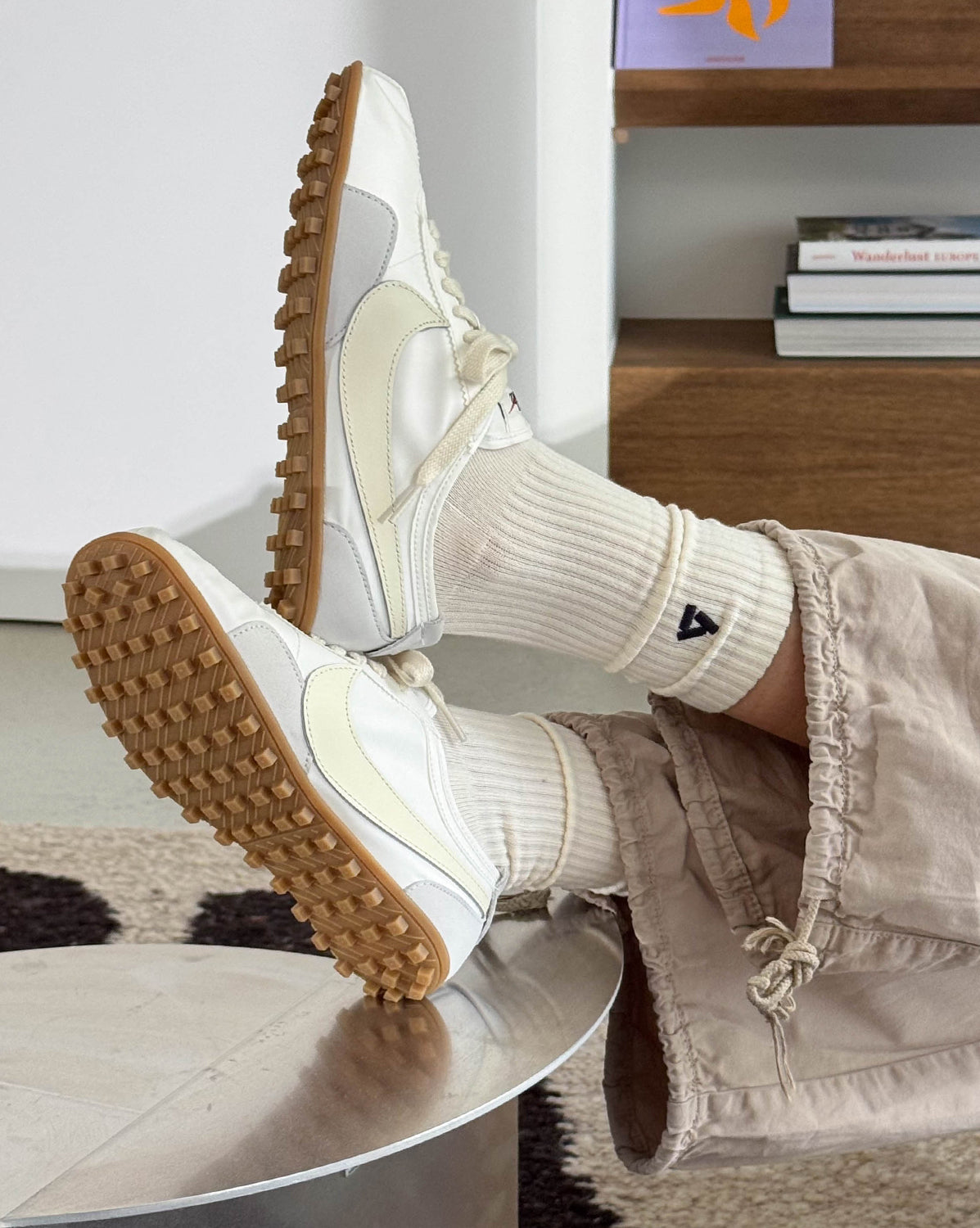 Nike Wmns Moon Shoe OG