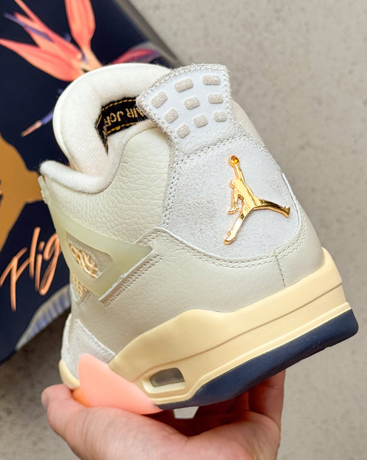 Nike Wmns Air Jordan 4 Retro *Birds of Paradise*