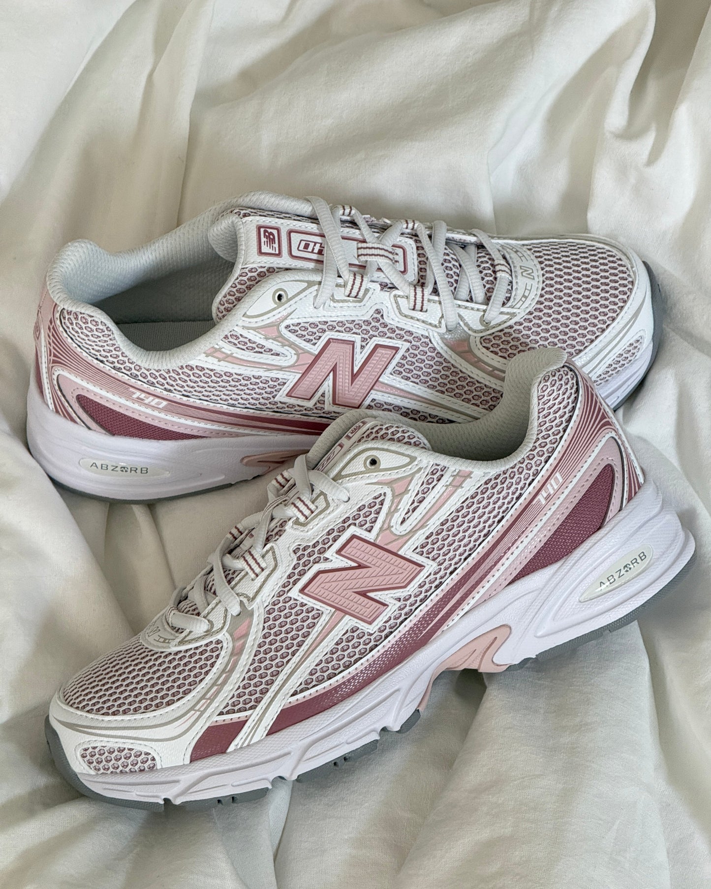 New Balance 740