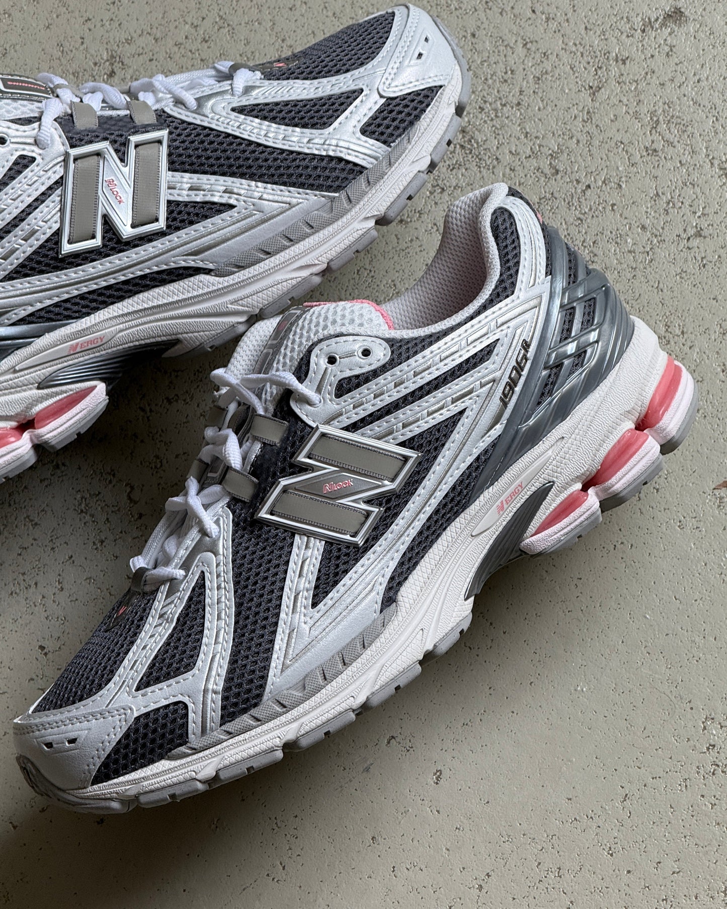 New Balance 1906R
