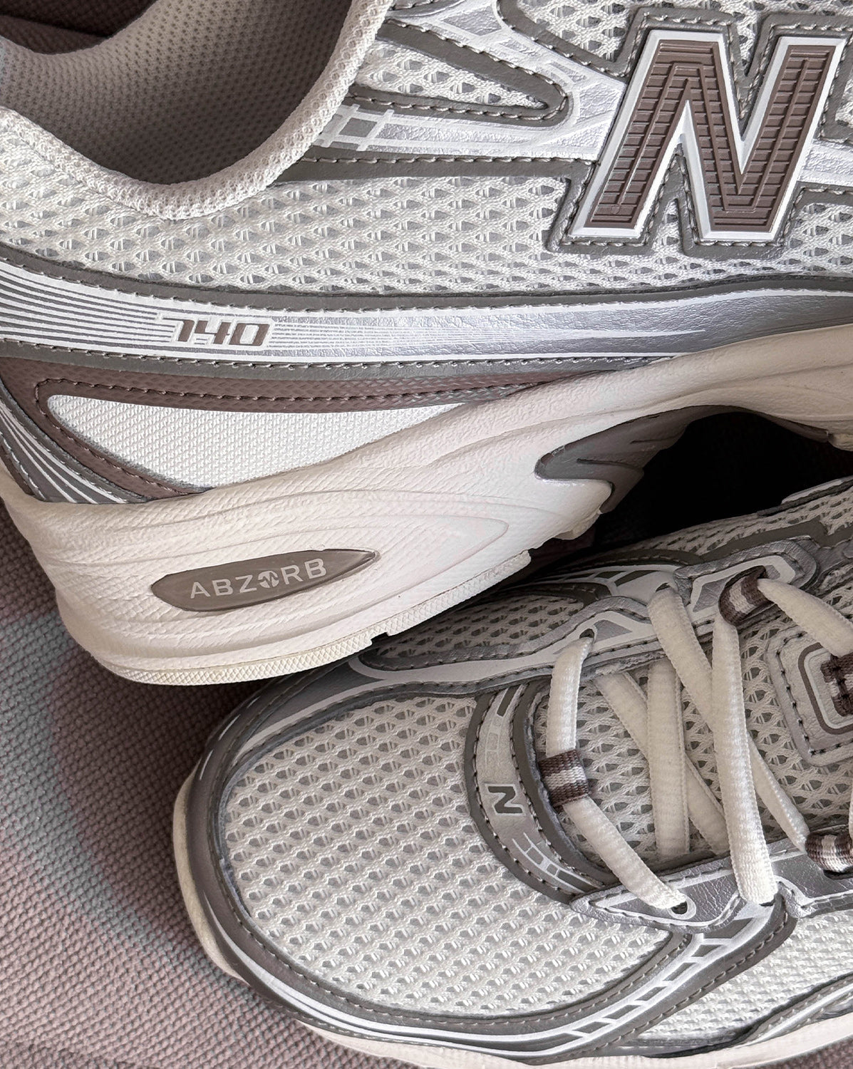 New Balance 740