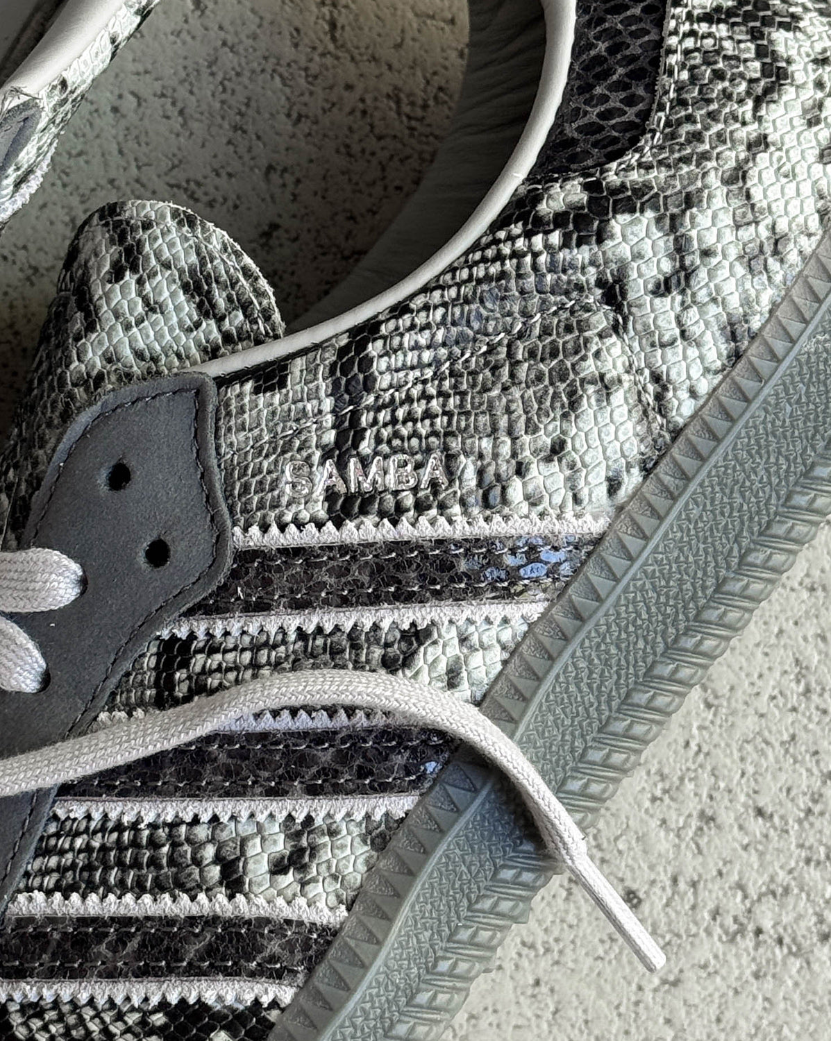 Adidas	Samba OG *Snake*