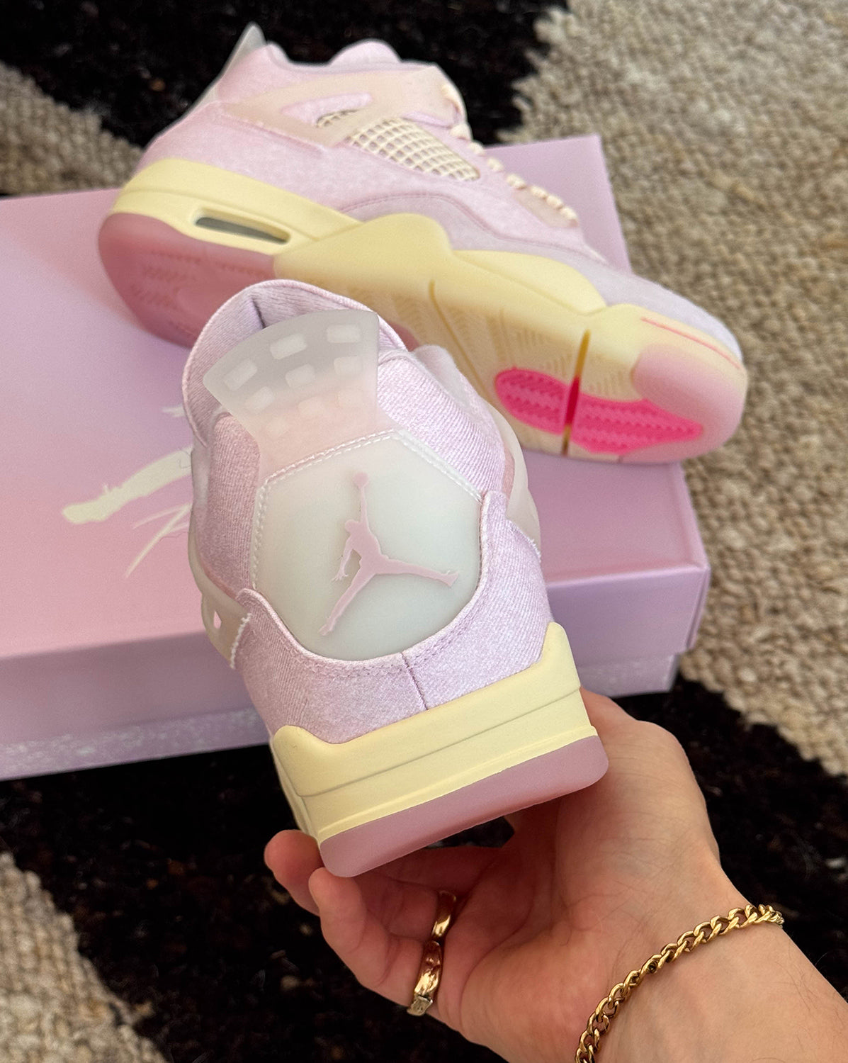 Nike Wmns Air Jordan 4 Retro
